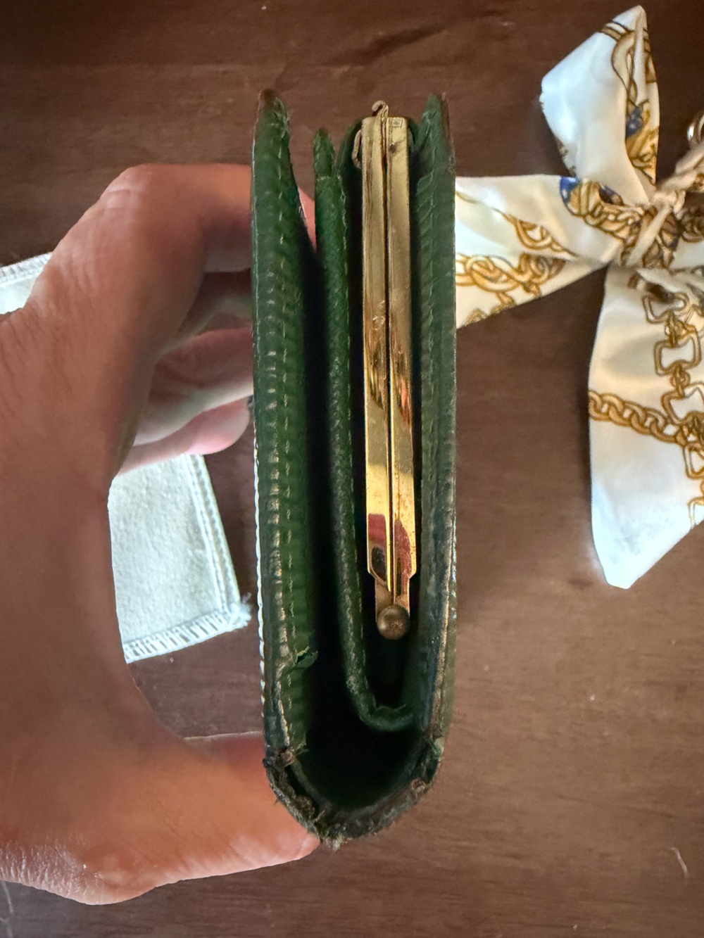 Louis Vuitton Green Epi Leather Kisslock Wallet - Picture 4 of 12